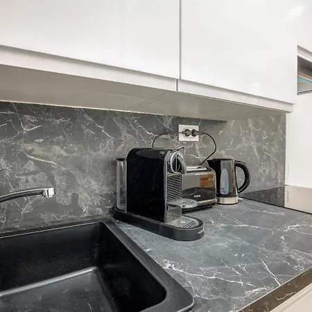 Proche De La ,appartement Lumineux Et Climatise *