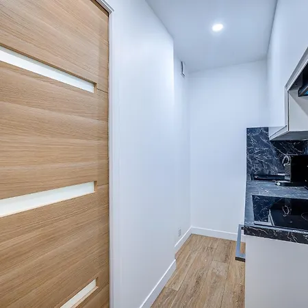 Proche De La ,appartement Lumineux Et Climatise *