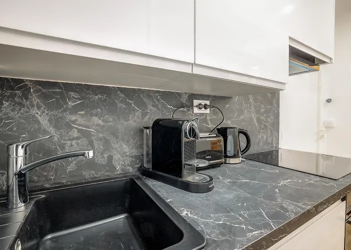 Proche De La ,appartement Lumineux Et Climatise *